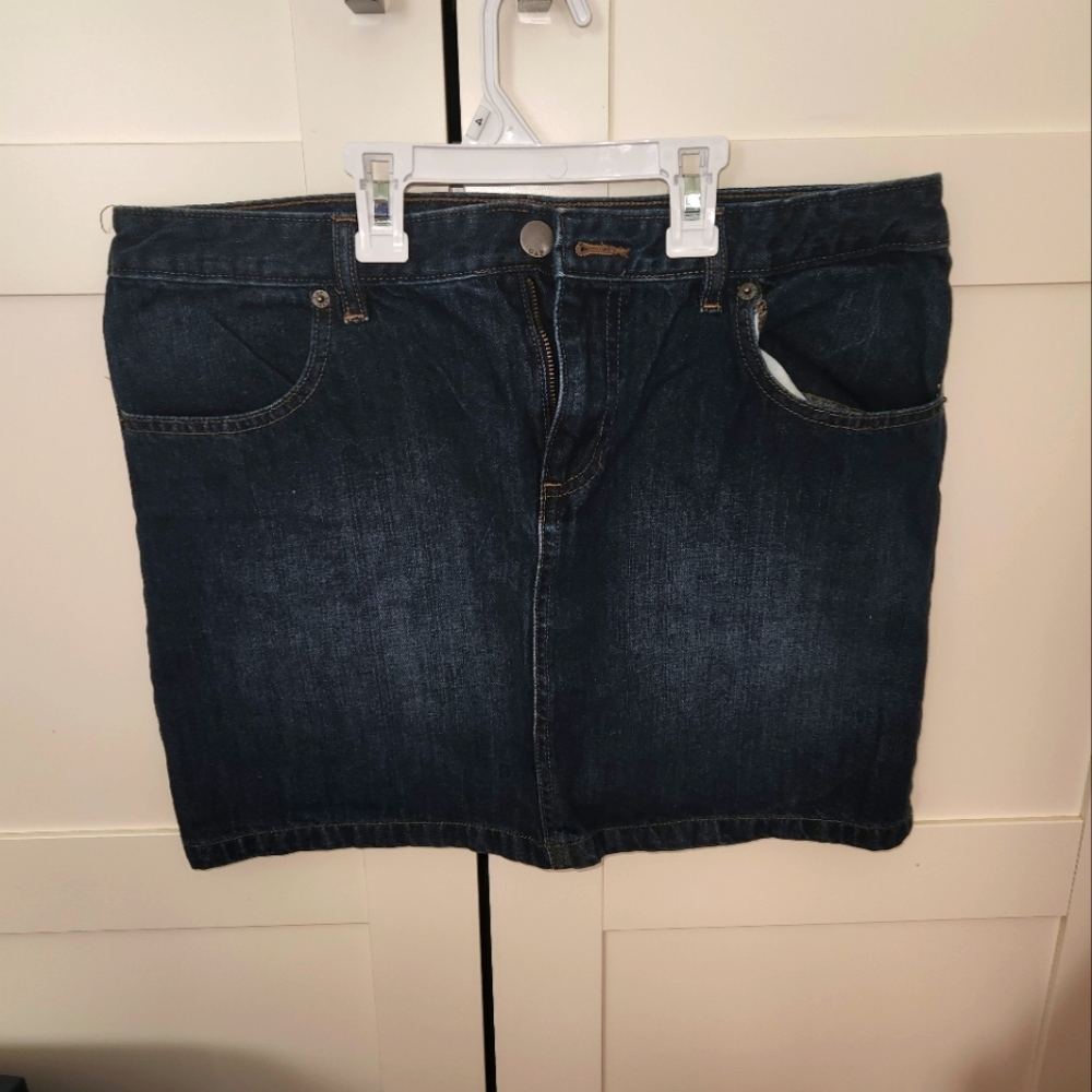 Gap, denim skirt, size 14